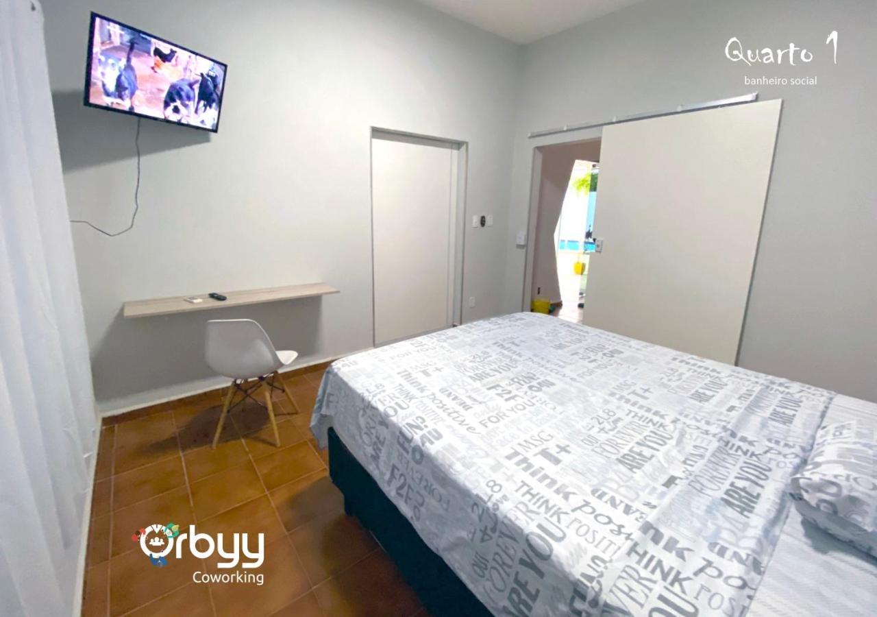אראקטובה Ritz Hostel מראה חיצוני תמונה