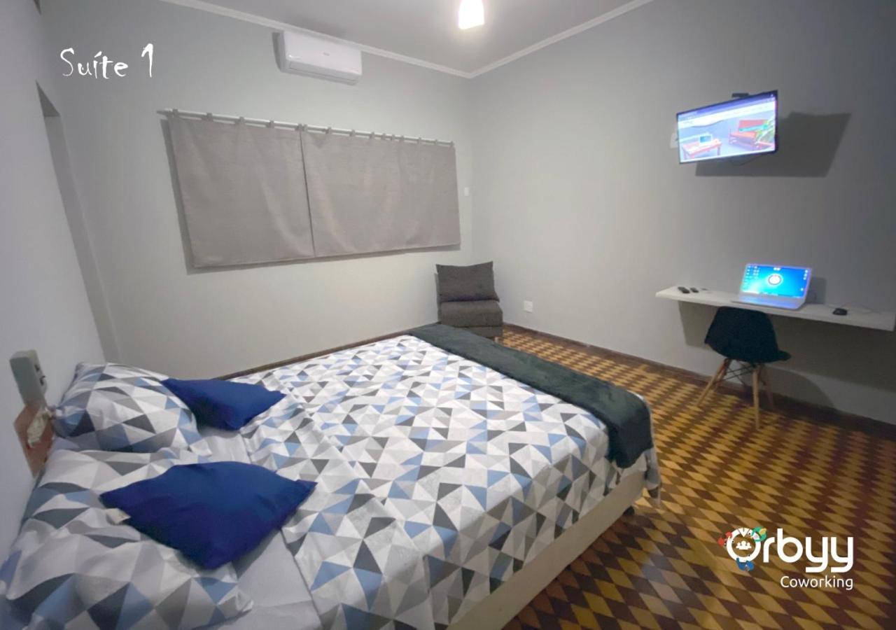 אראקטובה Ritz Hostel מראה חיצוני תמונה