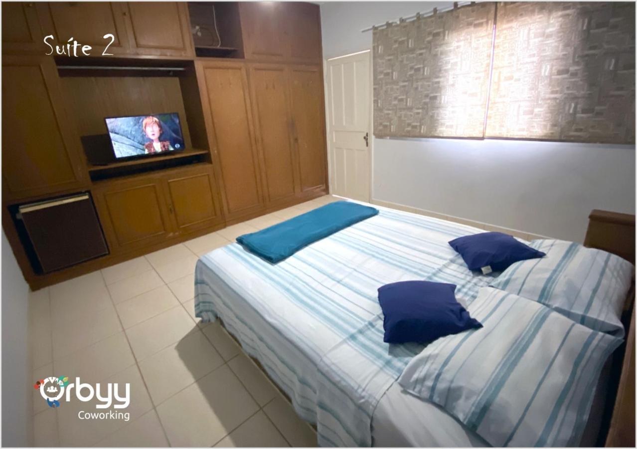 אראקטובה Ritz Hostel מראה חיצוני תמונה