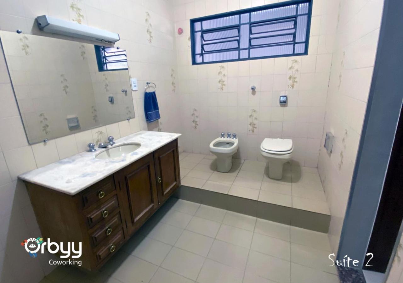 אראקטובה Ritz Hostel מראה חיצוני תמונה