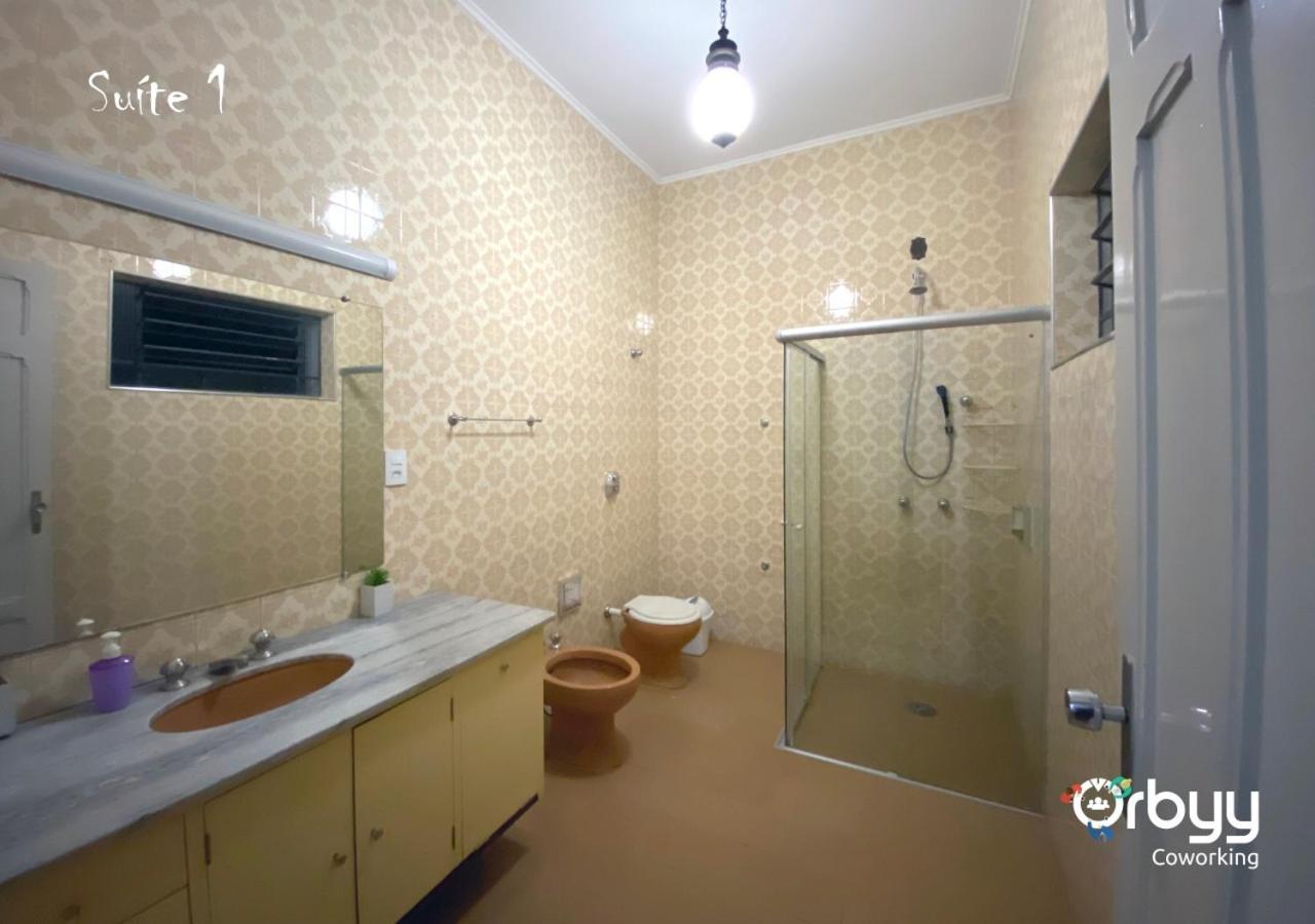 אראקטובה Ritz Hostel מראה חיצוני תמונה