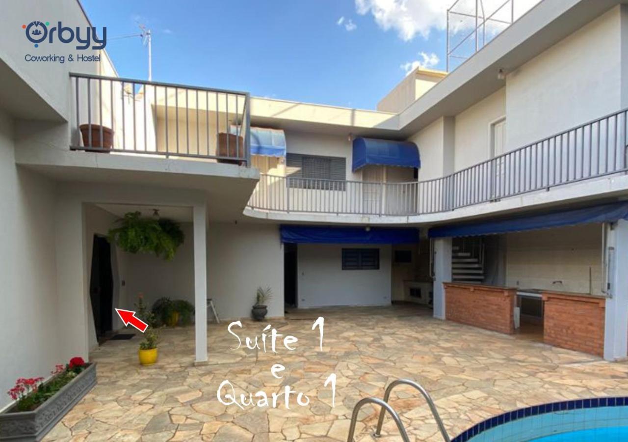 אראקטובה Ritz Hostel מראה חיצוני תמונה
