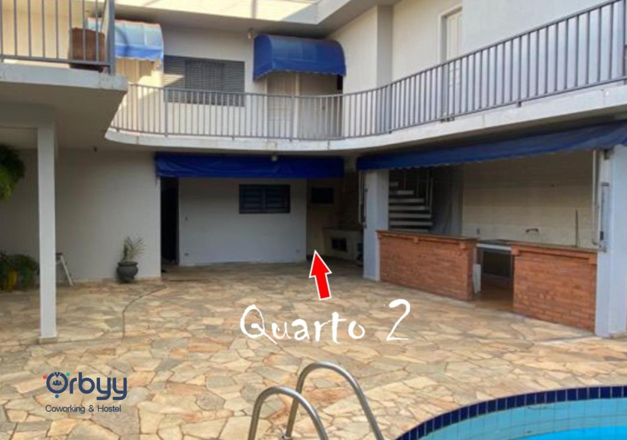 אראקטובה Ritz Hostel מראה חיצוני תמונה
