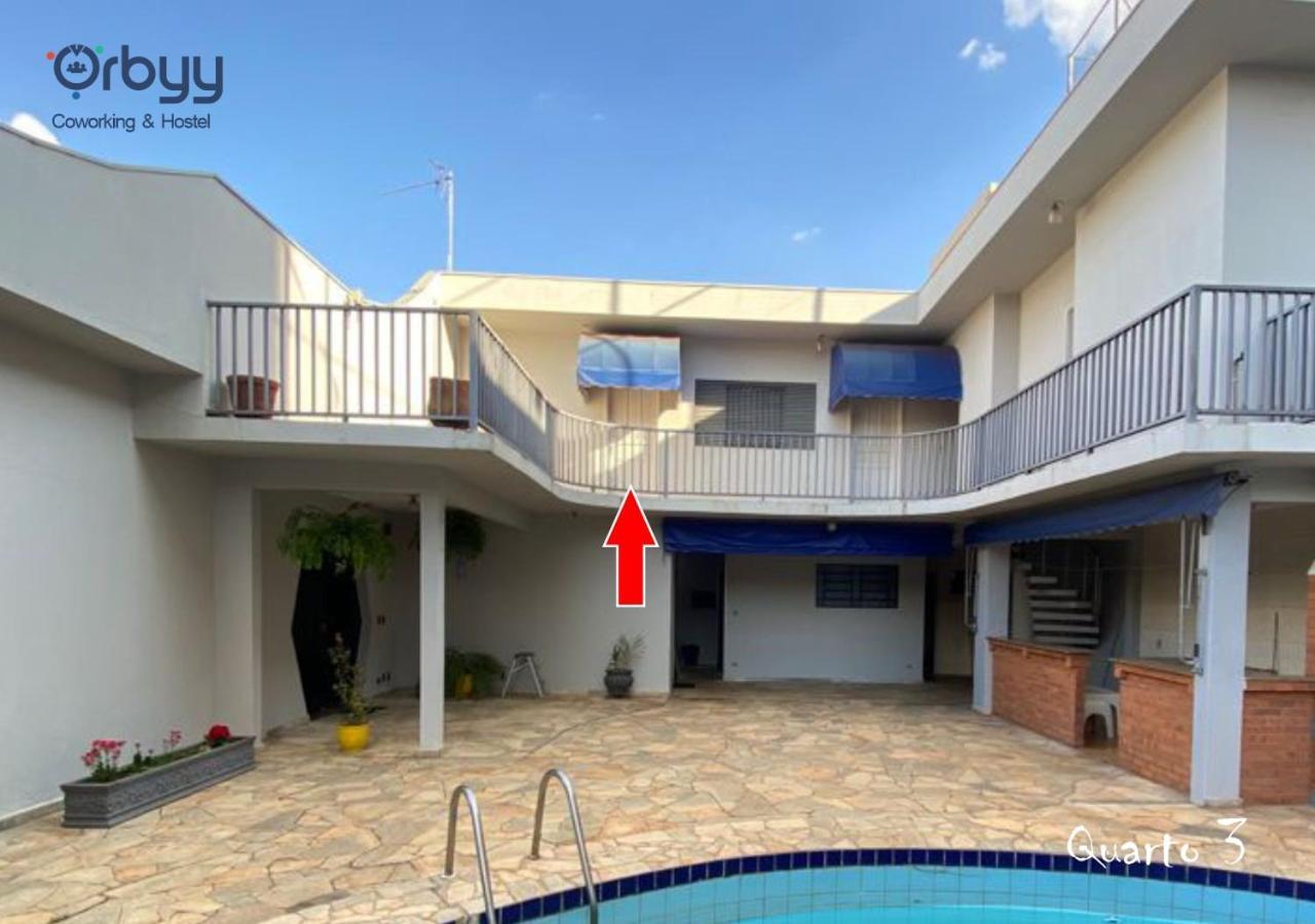 אראקטובה Ritz Hostel מראה חיצוני תמונה
