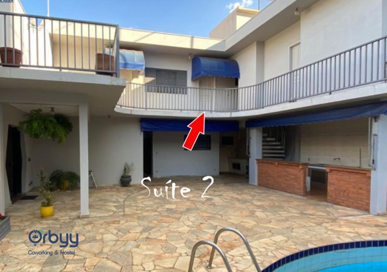 אראקטובה Ritz Hostel מראה חיצוני תמונה