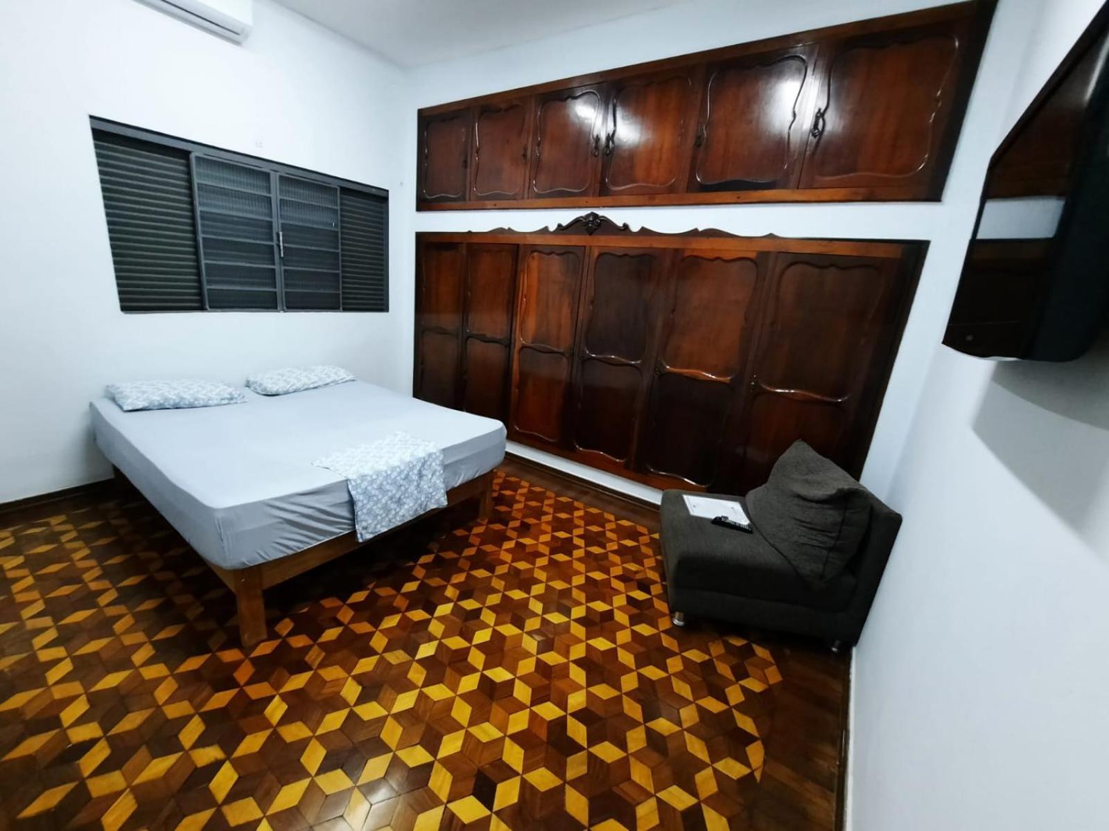 אראקטובה Ritz Hostel מראה חיצוני תמונה