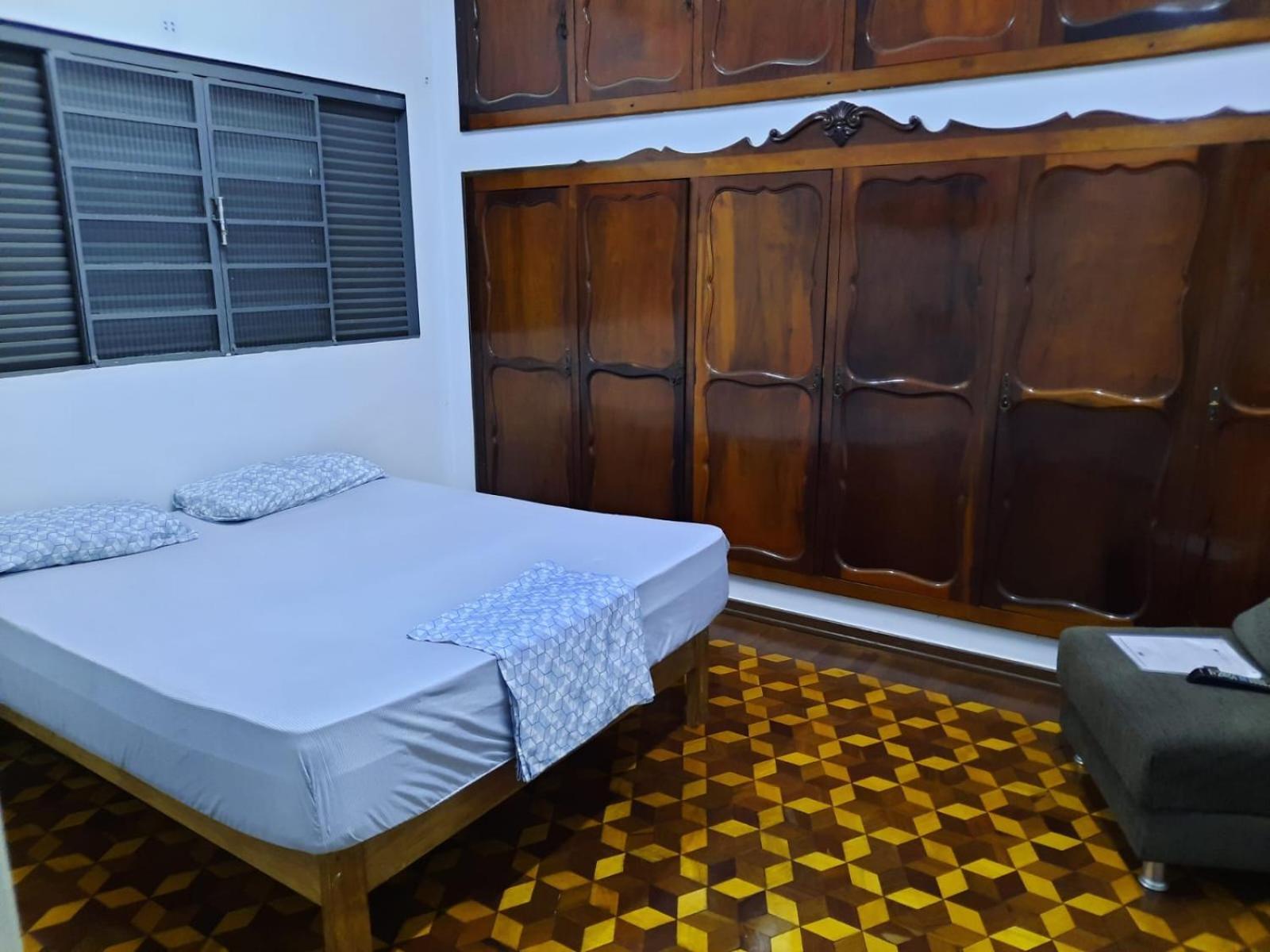 אראקטובה Ritz Hostel מראה חיצוני תמונה