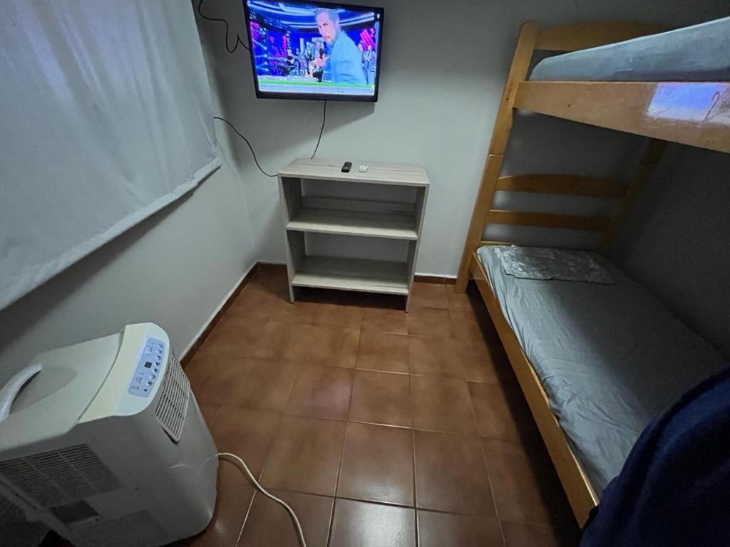 אראקטובה Ritz Hostel מראה חיצוני תמונה